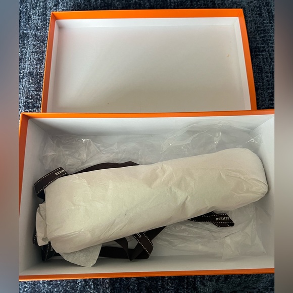 Hermes shoe Box with ribbon. - Picture 5 of 5